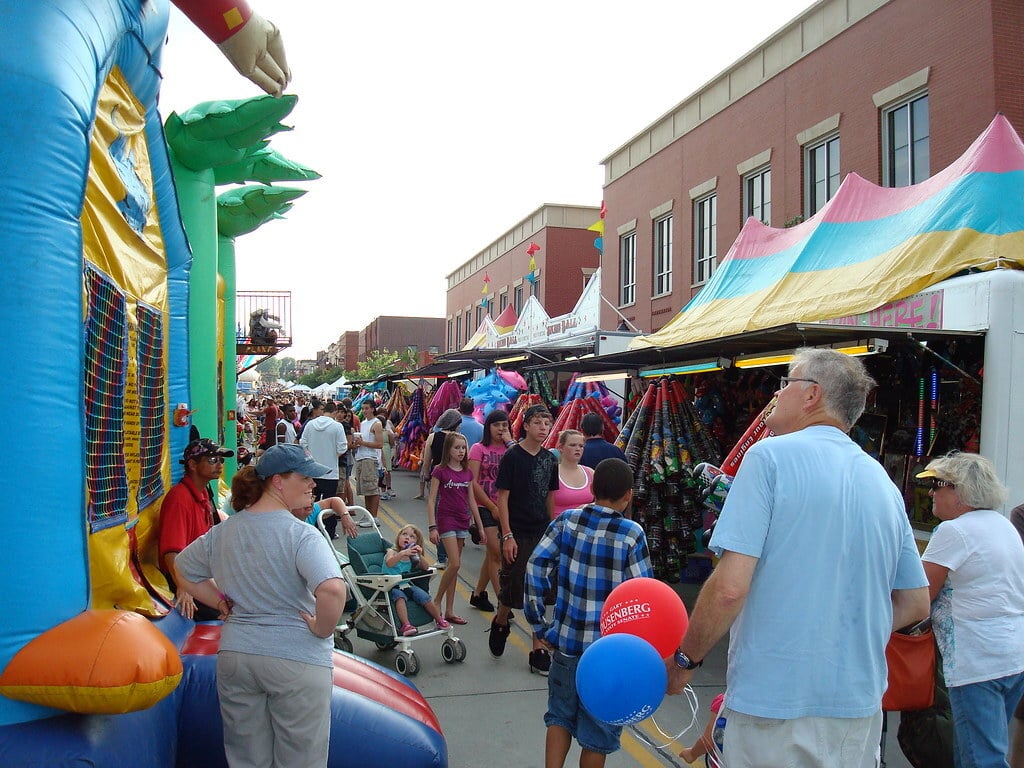 Experience the excitement of Lee's Summit Downtown Days, a highlight among the city's attractions.